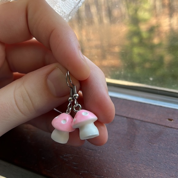 Pink mushroom earrings - Picture 2 of 4